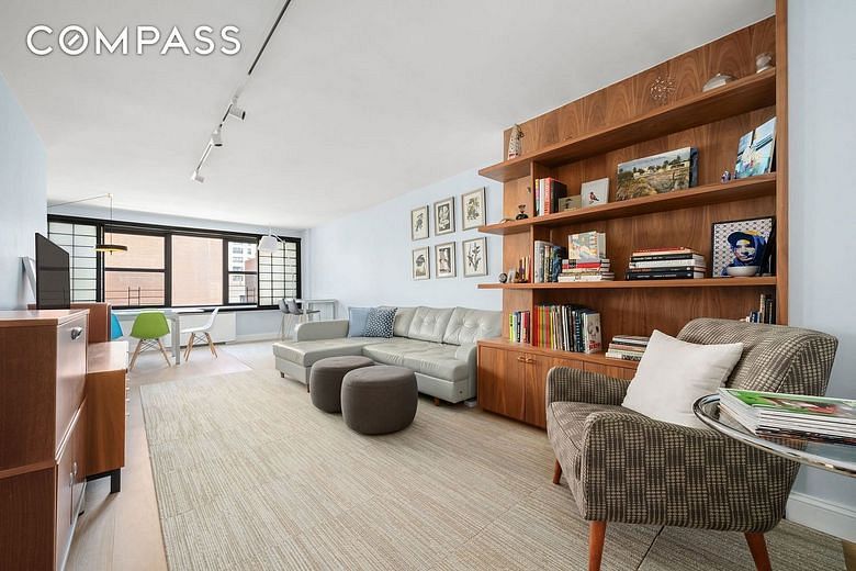 200 East 27th Street #7EF