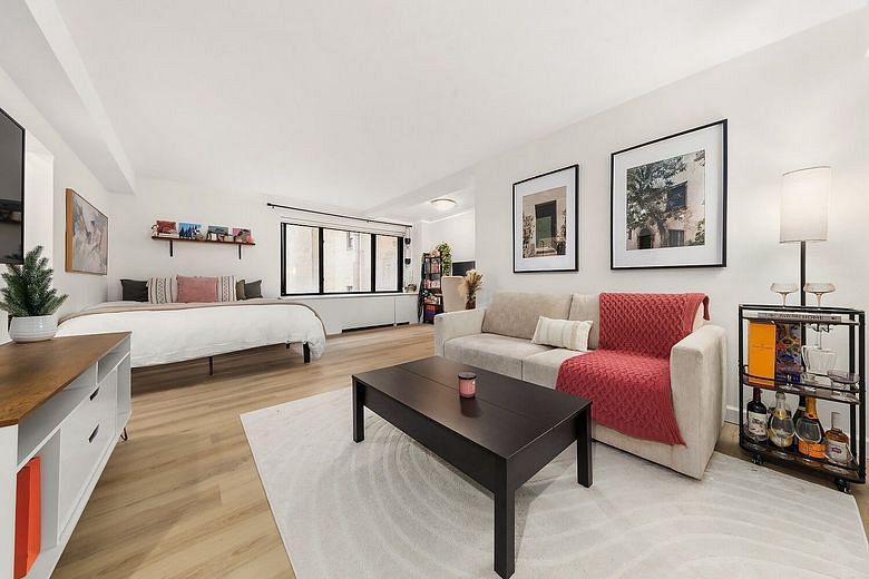 200 East 36th Street #4A