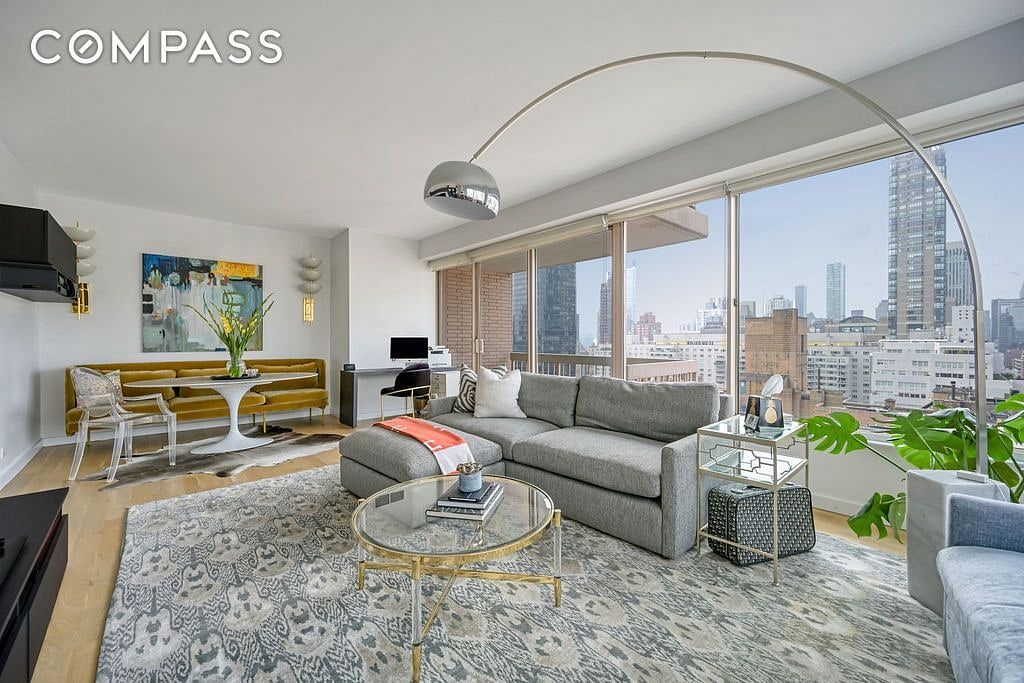 Image 1 of 16 for 200 East 69th Street #21C in Manhattan, NEW YORK, NY, 10021