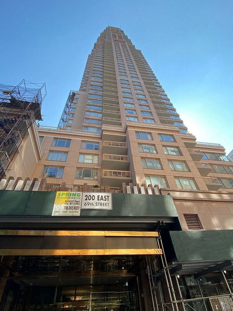 200 East 69th Street #5K