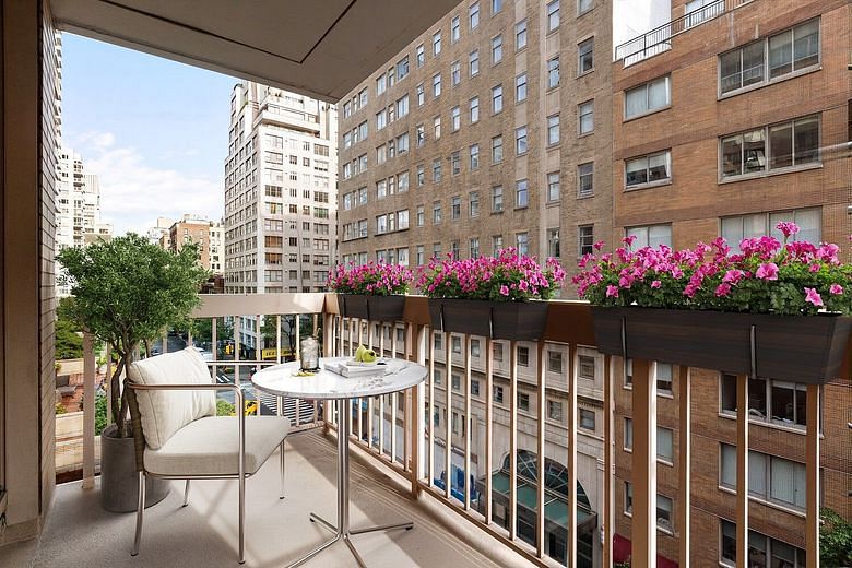 200 East 69th Street #6N