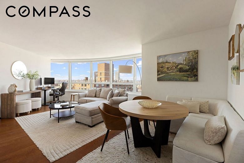 200 East 94th Street #2915