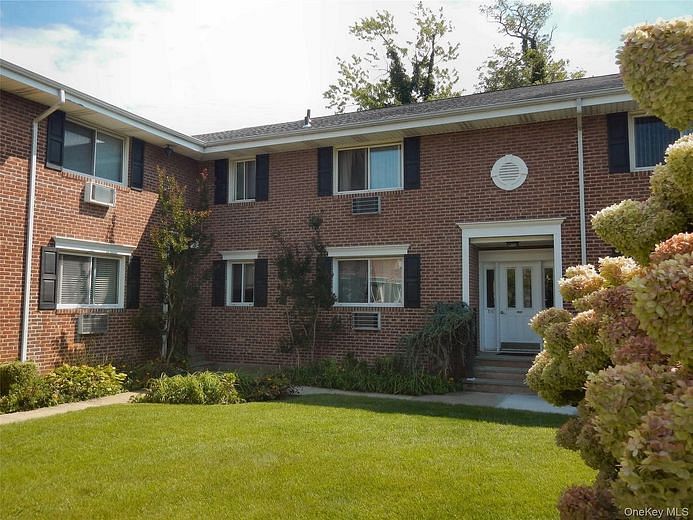 200 Merrick Road #H