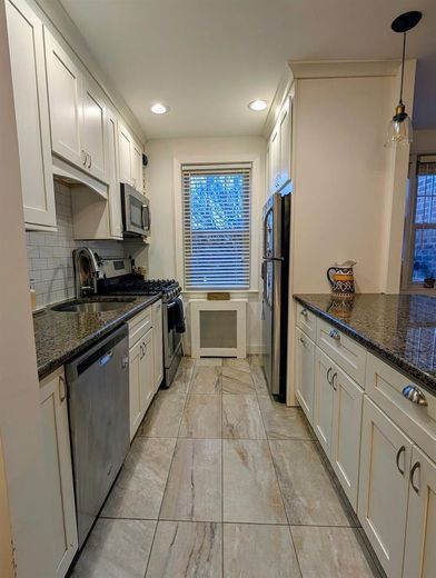 200 N Village Avenue #Apt B1