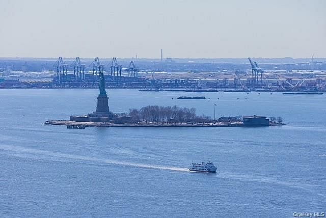 200 Rector Place #43D