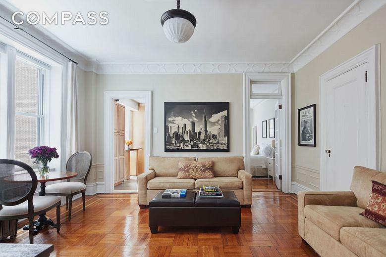 200 West 54th Street #4H