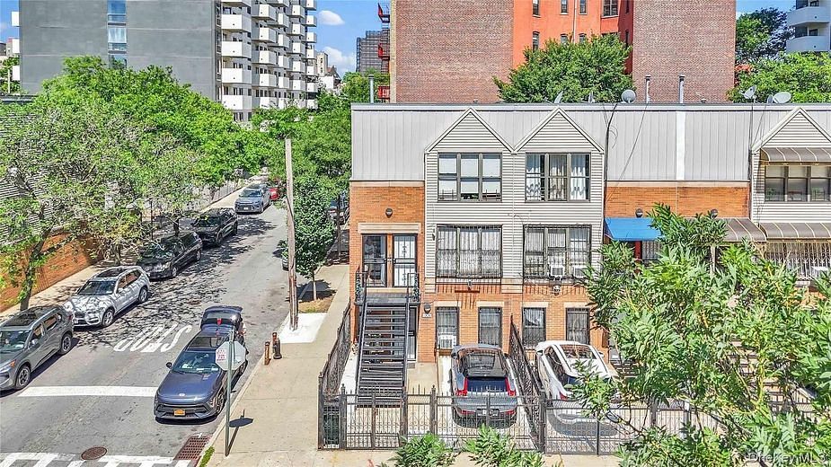 2001 Prospect Avenue