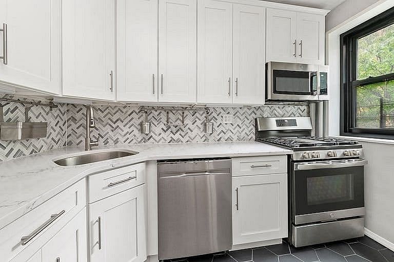 201 Clinton Avenue #7h