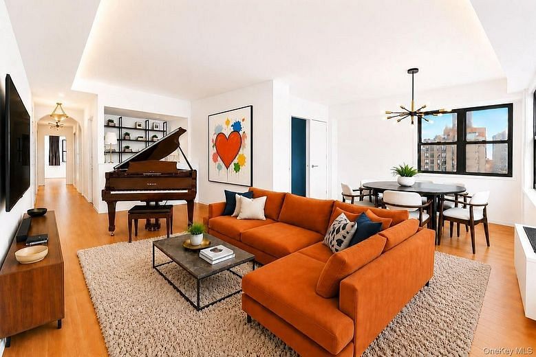 201 E 28th Street #16AB