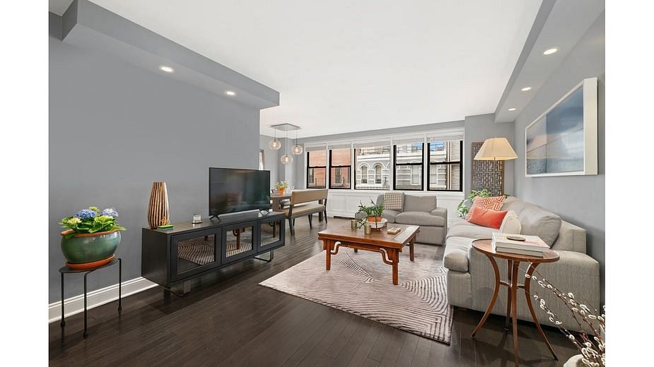 201 East 21st Street #8P