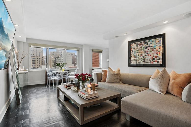 201 East 25th Street #10L
