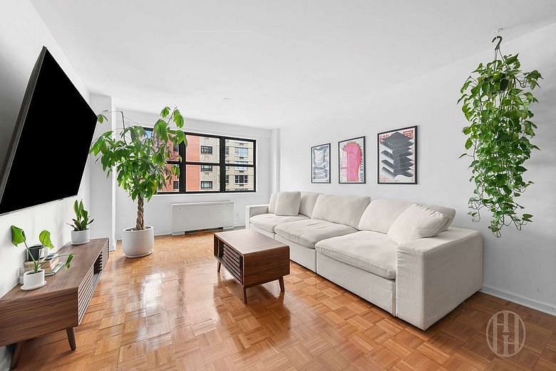 201 East 28th Street #10L