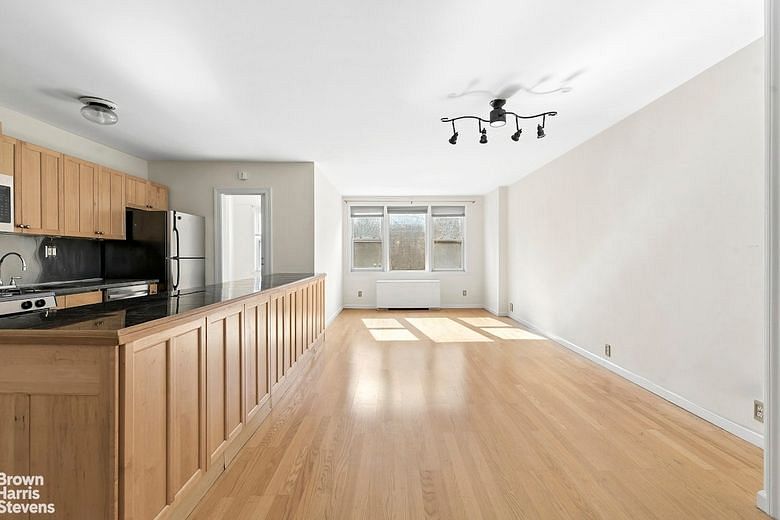 201 East 36th Street #9F