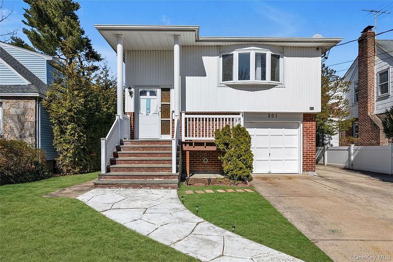 201 Montauk Street