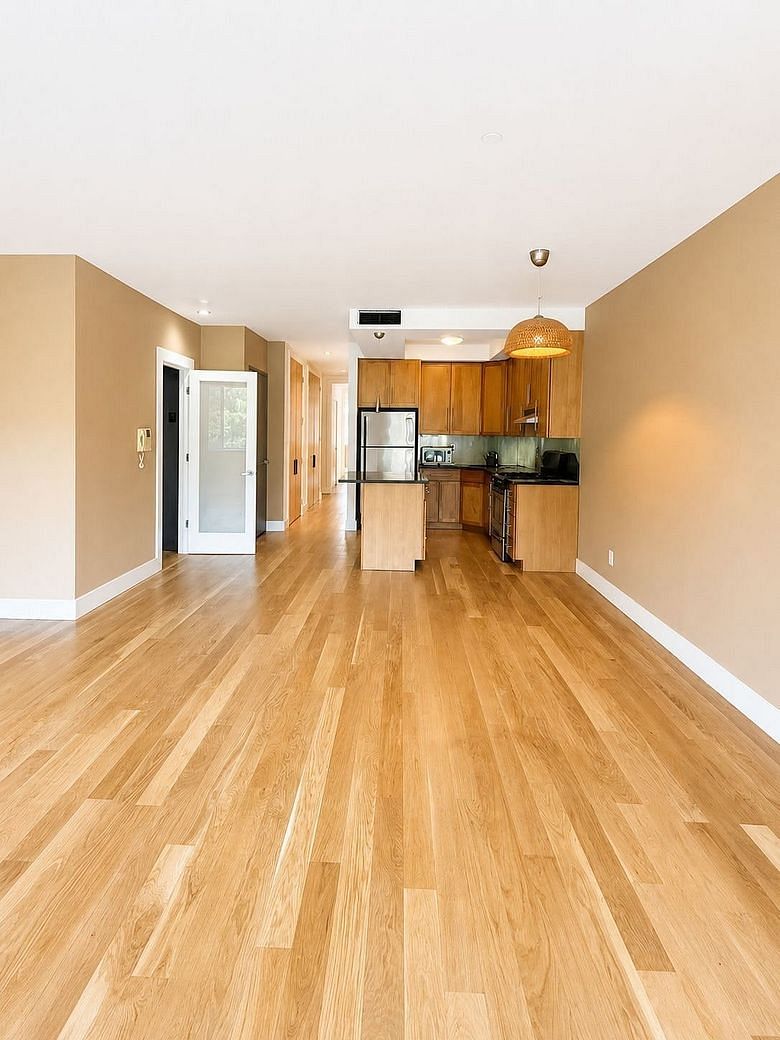 201 Spencer Street #4B
