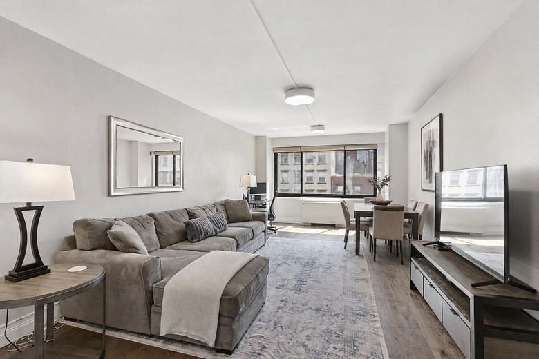 201 West 21st Street #5F