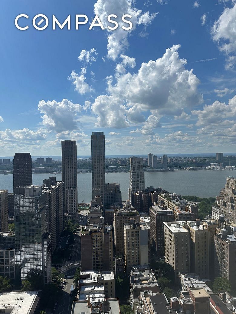 201 West 70th Street #39KL