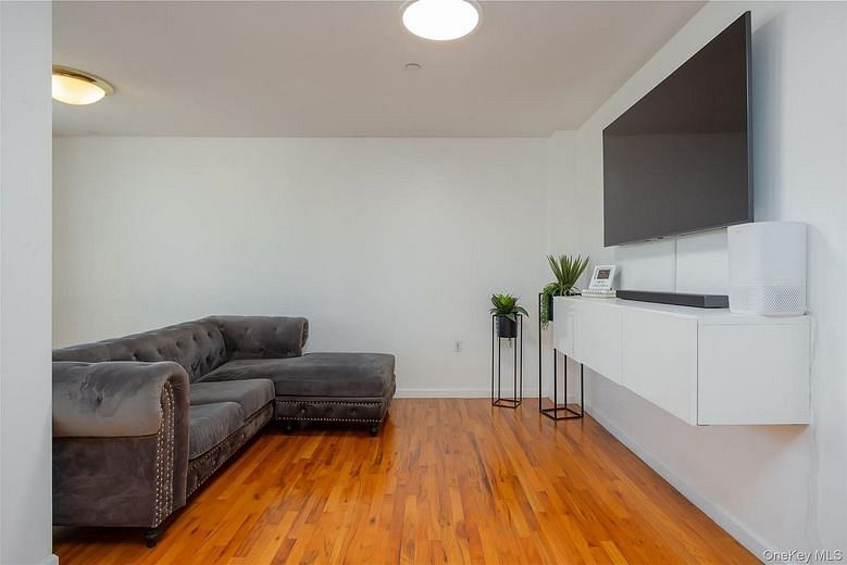 2023 Belmont Avenue #5C