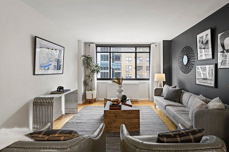 2025 Broadway #12D