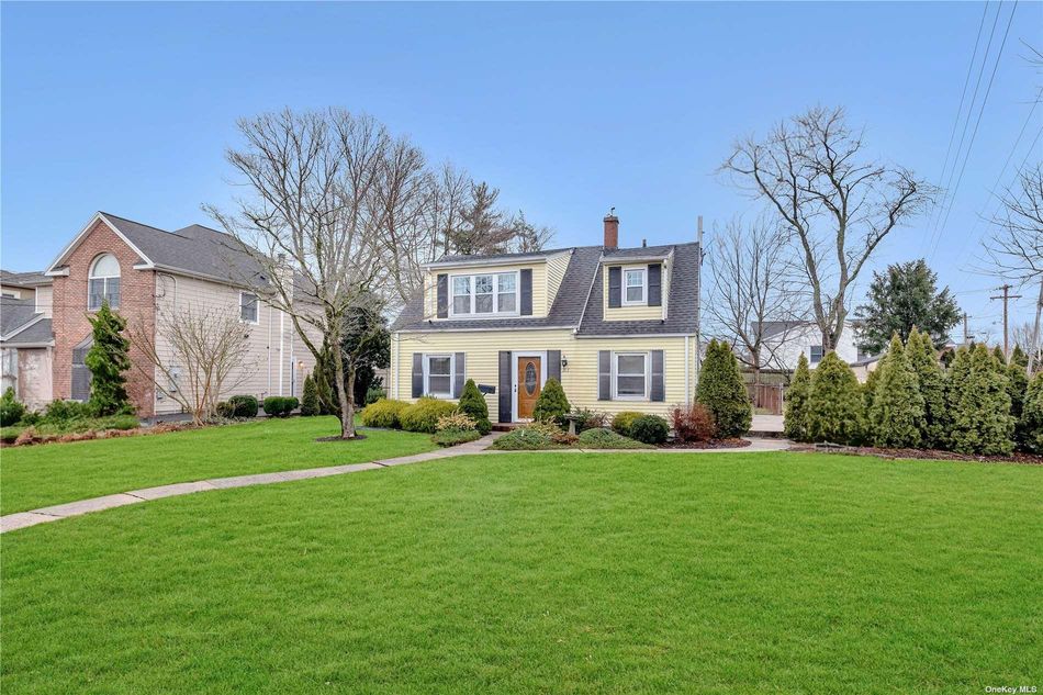 Image 1 of 23 for 203 Fairfield Avenue in Long Island, Carle Place, NY, 11514