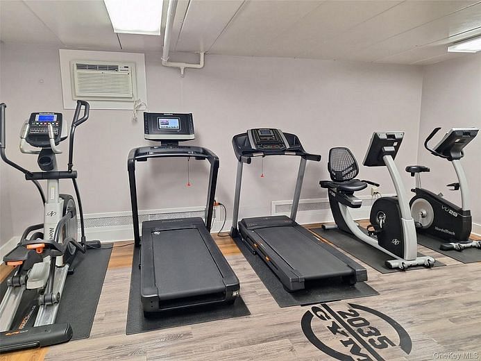 2035 Central Park Ave. #1S