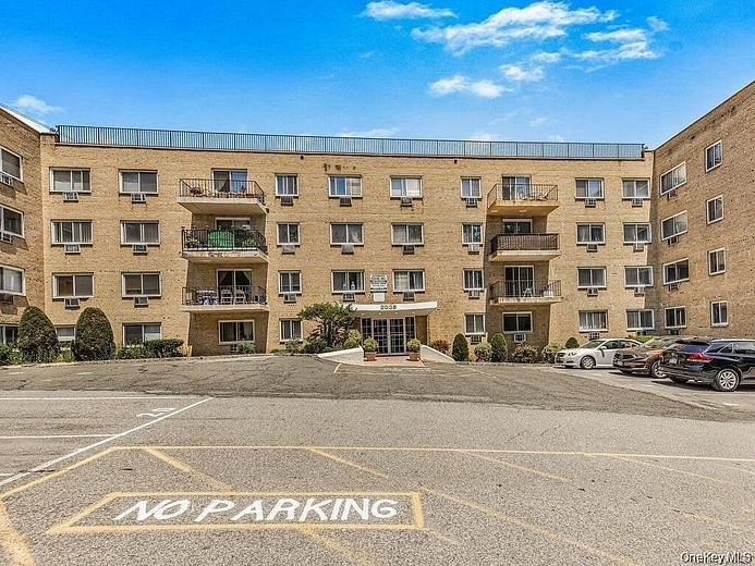 2035 Central Park Avenue #1M