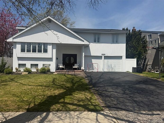 2039 Ellen Drive