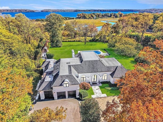 204 Centre Island Road