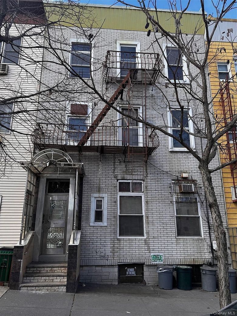 2044 42nd Street