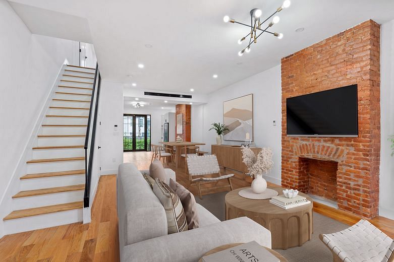 2046 Pacific Street #TH1