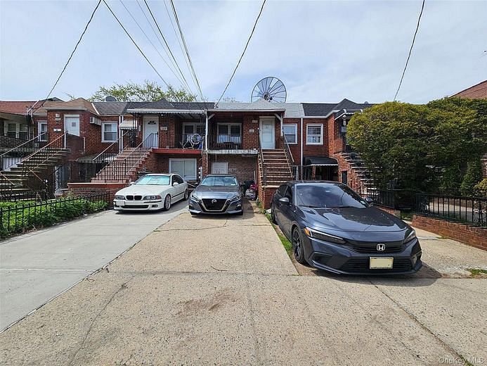 2048 E 53rd Place