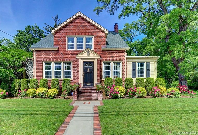 205 hempstead Avenue