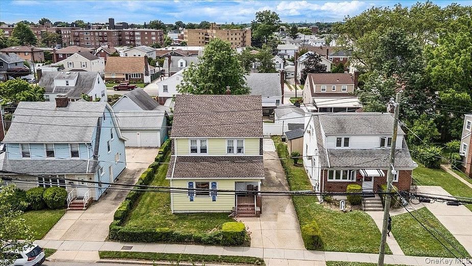 205 Roslyn Road