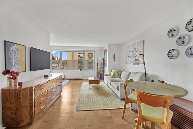 205 Third Avenue #7G