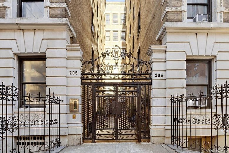 205 W 103rd Street #6C