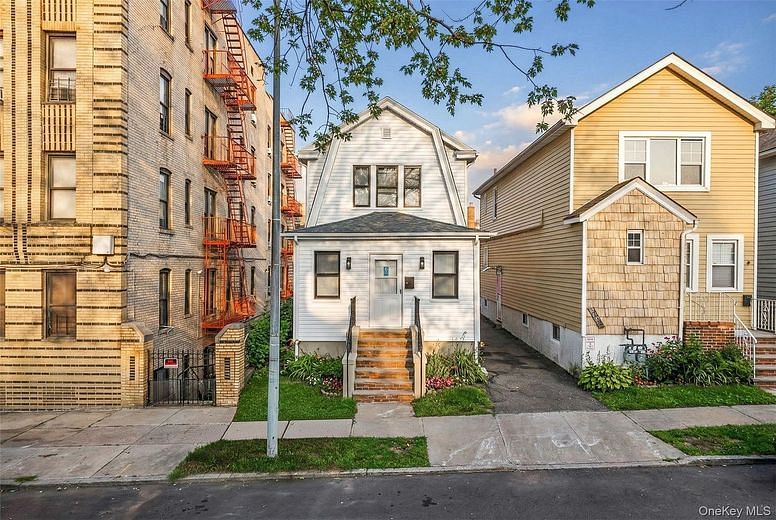 2054 Saint Paul Avenue