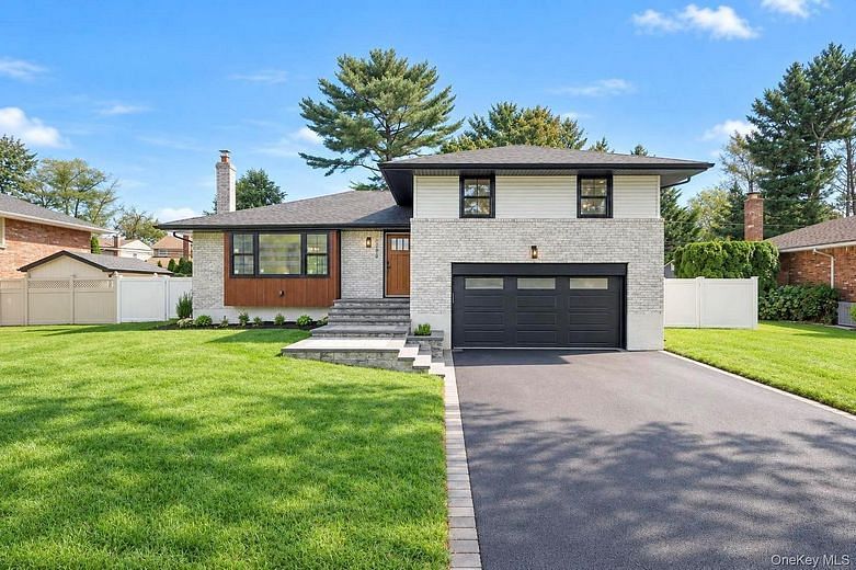 2056 Stratford Drive