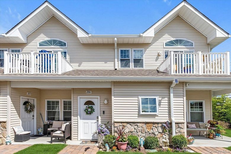 206 Anchor Court