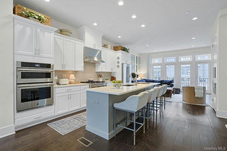 206 Legend Drive