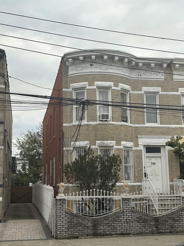 206 Logan Street