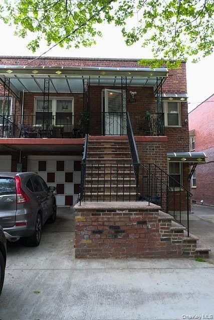 2061 E 60th Street