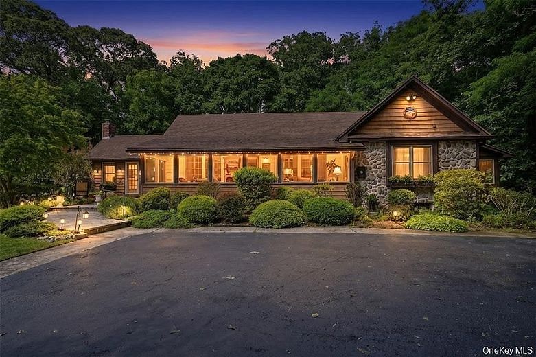 2064 N Country Road