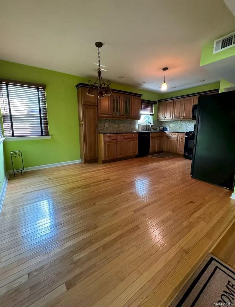 207-20 43rd Ave