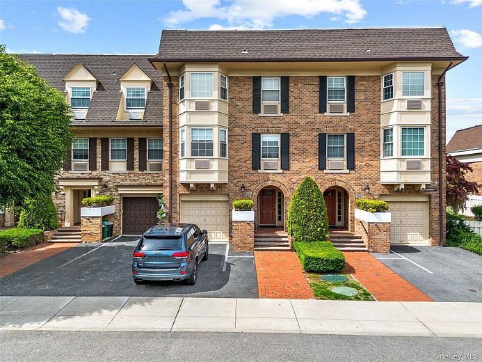 207-23 Darren Drive #2nd Floor