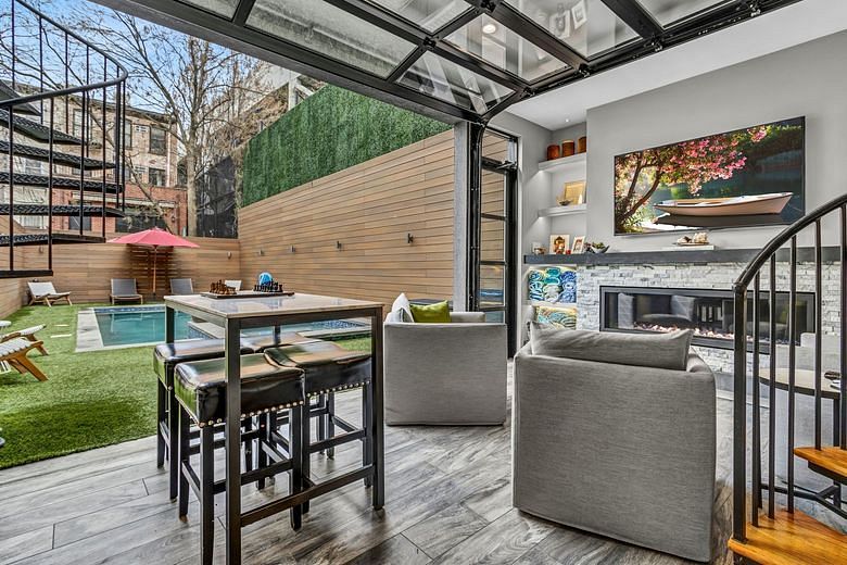 207 Huntington Street