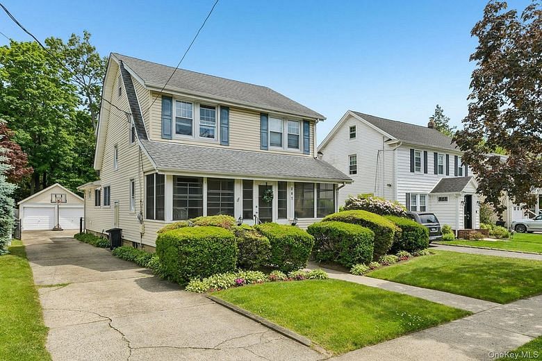 207 N Forest Avenue