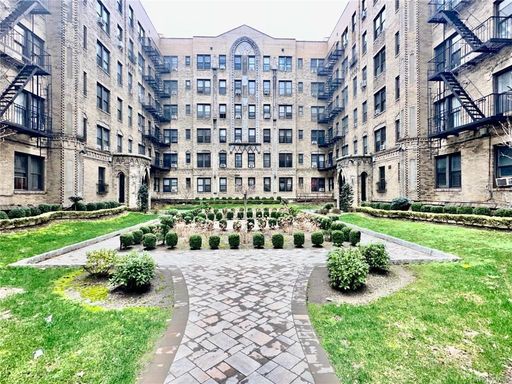 Image 1 of 10 for 2075 Wallace Avenue #546 in Bronx, NY, 10462