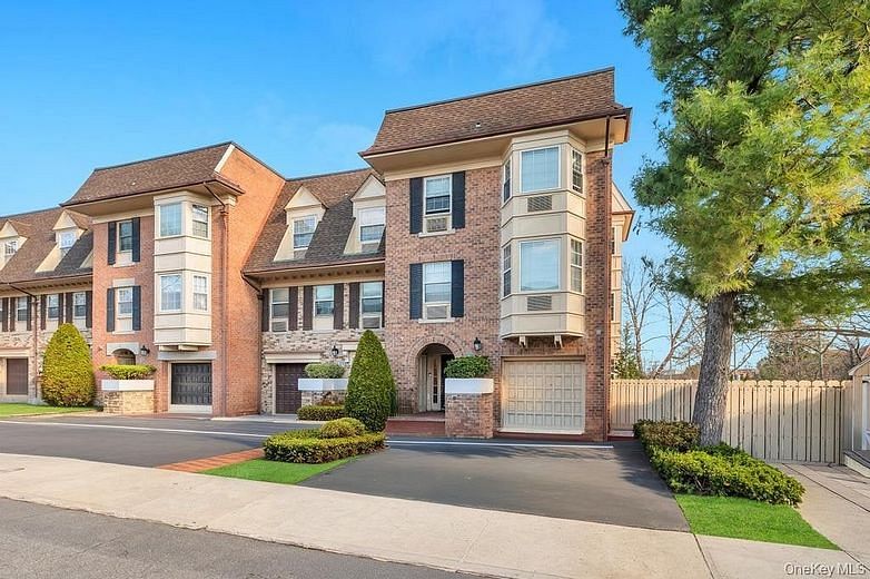 208-11 Estates Drive #23128