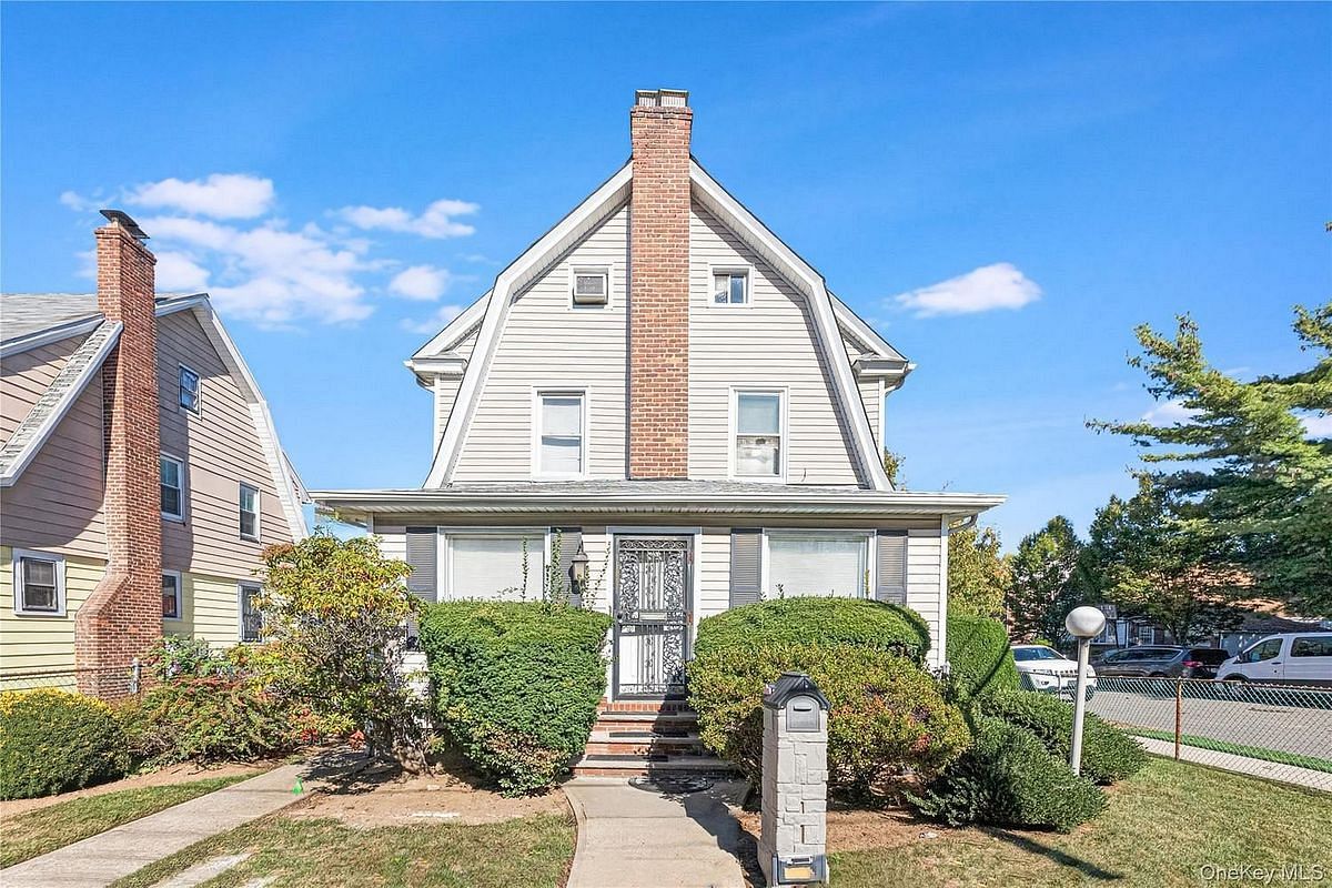 Image 1 of 14 for 208-17 100th Avenue in Queens, New York, NY, 11429