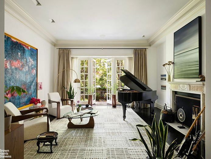 208 East 62nd Street